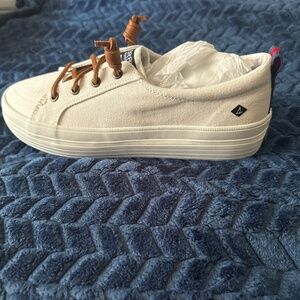 Sherry Crest Platform